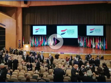 بالفيديو|| فضيحة مؤتمر اللاجئين السوريين في دمشق.. روسيا تسرّب فيديو لكواليس الحضور