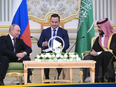 "السعودية لم تكن مستعمرة".. شاهد|| محمد بن سلمان يقاطع بوتين لتصحيح خطأ ترجمة