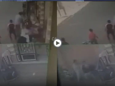 بالفيديو|| ضرب وتعرية امرأة وسط الطريق في مصر يثير الجدل وأول تعليق من ولدها