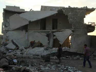 مباني حلب الشرقية تنهار ومسؤولو المدينة " أُذن من طين وأُذن من عجين"
