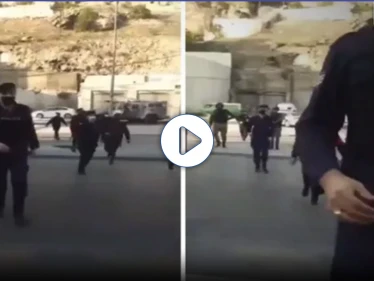 بالفيديو|| فوضى أمام الديوان الملكي الأردني تنتهي بهجوم مباغت لـ"قوات الدرك"