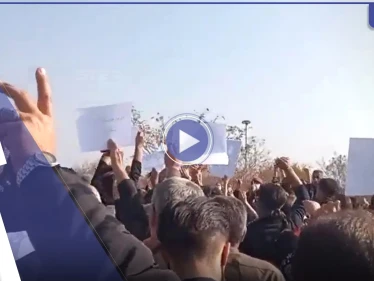 بالفيديو|| في ذكرى أربعين مهسا أميني.. محتجون يسيرون إلى ضريحها متحدين السلطات