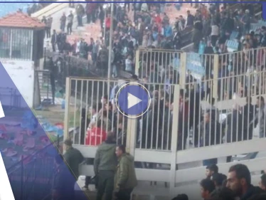بالفيديو|| شغب وكراسي طائرة في مباراة الوحدة والفتوة واشتباكات حادة بين الجماهير خرجت عن السيطرة