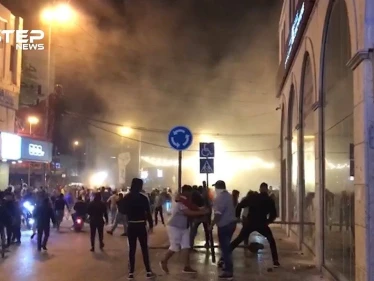 طرابلس: غضب الشوارع ينهال على المصارف (فيديو)