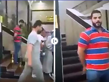 بالفيديو|| ممرض مصري يلامس أجزاء حساسة من جسد مريضة وهي بغرفة العناية.. وأختها توثق