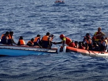 بريطانيا تكشف عن قانون جديد للحد من تدفق المهاجرين عبر القنال الإنكليزي