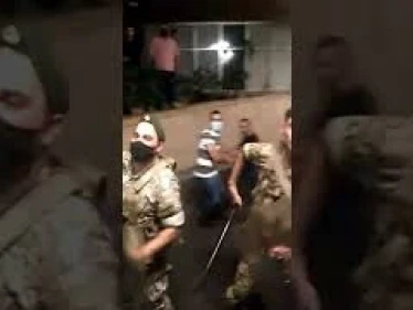 بالفيديو|| المحتجون يحاصرون منزل "ميقاتي" ويحطمون واجهته ومواجهات عنيفة دارت بينهم وبين قوى الأمن