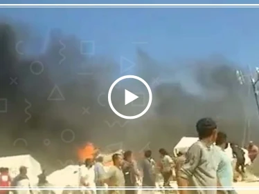 شاهد بالفيديو || اندلاع حريق ضخم في مخيم "البل" شمال حلب يوقع جرحى
