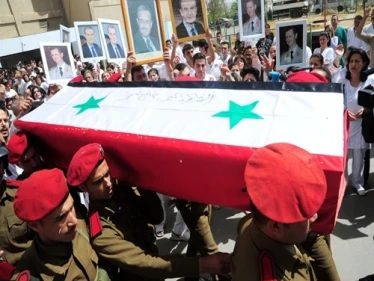 درعا تتسلم قتلى من أبنائها على جبهات إدلب، وقوّات الأسد تعثر على مستودع ذخيرة للمعارضة