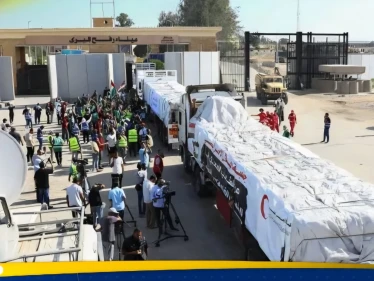 قوافل من ثلاث دول عربية تتجه إلى غزة.. وحماس تهاجم إسرائيل