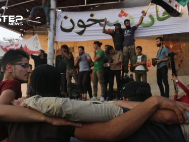 مظاهرة في مدينة إدلب رداً على شائعات بثها النظام السوري حول عودة أهالي خان شيخون