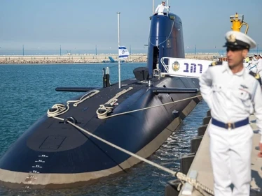 إسرائيل تحرّك غواصة وسفناً حربية نحو البحر الأحمر وإيران تكشف سبب التحرك المفاجئ