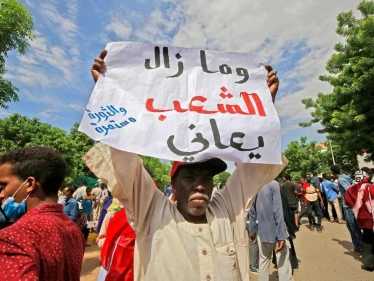 الشرطة السودانية تفرّق محتجين كانوا في طريقهم نحو القصر الرئاسي