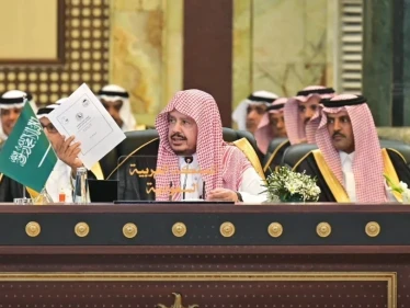 بالفيديو|| رئيس مجلس الشورى السعودي يثير تفاعلاً بتفسيره آية قرآنية لبرلماني أردني أخطأ فيها