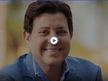 بالفيديو|| من داخل المستشفى هاني شاكر يخاطب جمهوره ويكشف تفاصيل انهيار صحته قبل صعود المسرح بساعتين