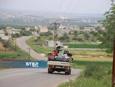 نزوح الأهالي من بلدتي كفرنبودة والهبيط باتجاه ريف إدلب الجنوبي بسبب التصعيد الذي تشهده المنطقة