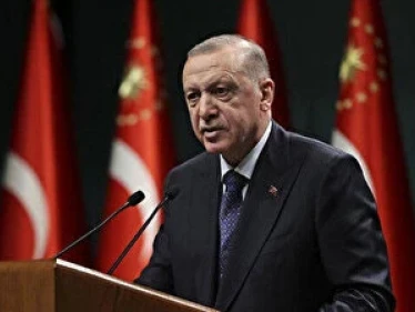 أردوغان يستبعد إقدام روسيا على غزو أوكرانيا ويتعهد بالعمل لاستعادة الثقة بالليرة التركية