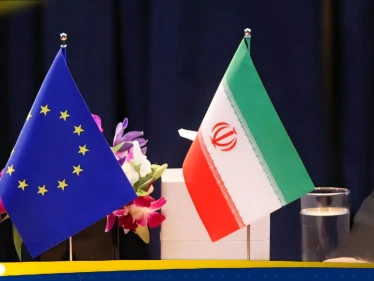 إيران تحذر من "عواقب" بحال تفعيل الترويكا لآلية الزناد