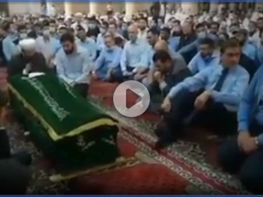 بالفيديو|| ممثلاً للأسد يشارك بتشييع محمد عدنان الأفيوني.. وإمام مسجد في اعزاز يعزي به