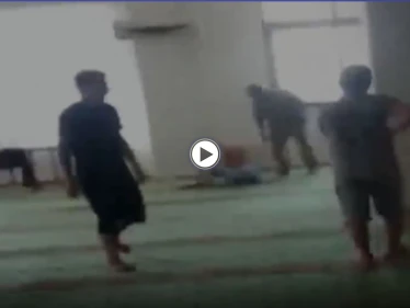 بالفيديو|| إمام ومؤذن في تركيا يعتدي على فتى صغير داخل المسجد والكاميرات تفضحه