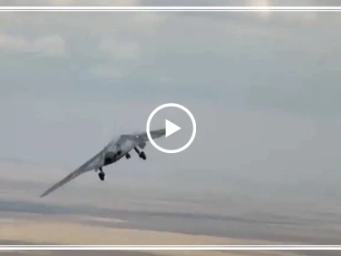خاص || الأحدث والأضخم في روسيا.. طائرة "الصياد" تصل الشمال السوري (فيديو)