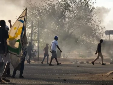 قتيل برصاص الشرطة السودانية خلال مظاهرات الخرطوم ينذر بتصعيدٍ "خطير"
