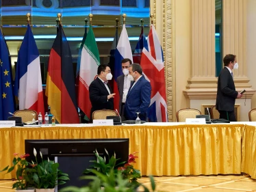 بريطانيا تبدي مخاوفها من تحركٍ إيراني.. والخارجية الروسية تكشف عن نيتها بالحصول على ضمانات من واشنطن