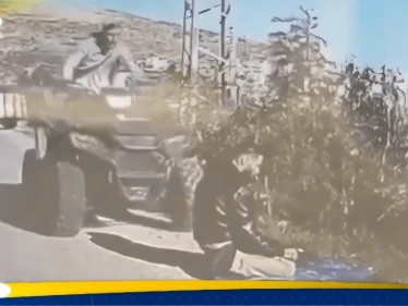 بالفيديو.. جندي إسرائيلي يدهس فلسطينيا أثناء الصلاة وأمام الملأ - وكالة ستيب نيوز