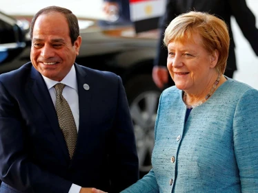 السيسي وميركل يبحثان عدّة قضايا هامّة على رأسها بلد عربي ونووي إيران