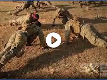 بالفيديو|| الأكبر منذ تأسيسها.. تحرير الشام تخرج دورة ضخمة من مقاتلي "العصائب الحمراء" وهذه مهمتهم