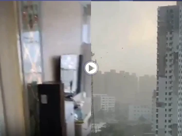 بالفيديو|| عواصف مخيفة في الصين تسببت قوتها الشديدة بتطاير بعضاً من أجزاء مبنى ضخم