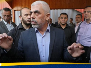 وثيقة كتبها السنوار لرجاله تقع في يد إسرائيل.. إليك ما جاء فيها
