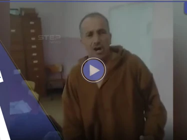 بالفيديو|| مسؤول جزائري يثير الجدل بعد خلع ملابسه في مكانٍ عام والقيام بتصرفات غريبة
