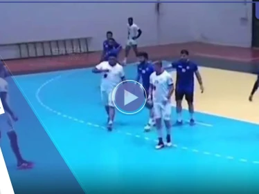 شاهد|| وفاة لاعب أردني تعرض لأزمة صحية خلال مباراة