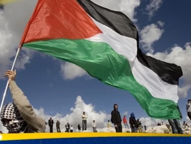 رئيس وزراء فرنسا يكشف عن تحرك هو الأول لثلاث دول كبرى تجاه فلسطين