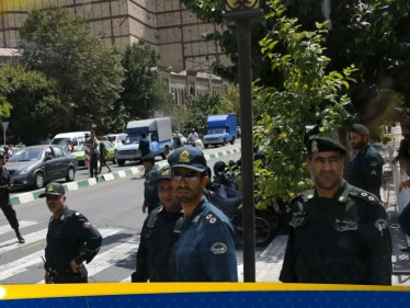 مسلح في إيران قُتل بعبوة ناسفة حاول زرعها بسيارة شرطة
