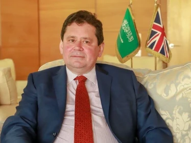 سفير بريطانيا في السعودية يوضح موقف بلاده من التصعيد الحوثي