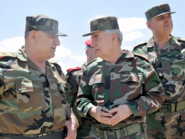 في زيارة مفاجئة.. وزير دفاع النظام السوري يبحث مع رئيس هيئة الأركان الأردنية الأوضاع في درعا