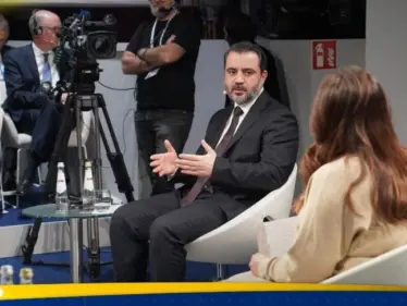 وزير الخارجية السوري: قسد جزء منا ونعمل على مقاربة لضمان التكامل - وكالة ستيب نيوز