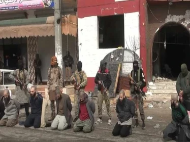 انتقامًا لمقتل قياداتها المهاجرين بتفجير أمس، تحرير الشام تُنفّذ حكم الإعدام بعناصر من التنظيم