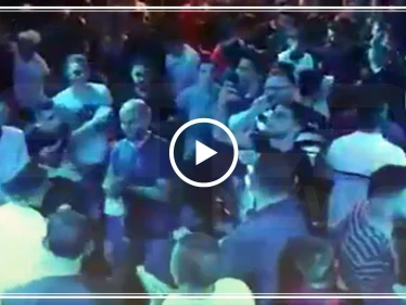 بالفيديو || مطرب شعبي بحفلٍ في مدينة رام الله الفلسطينية يدعو إلى إحراق مدينة إدلب!