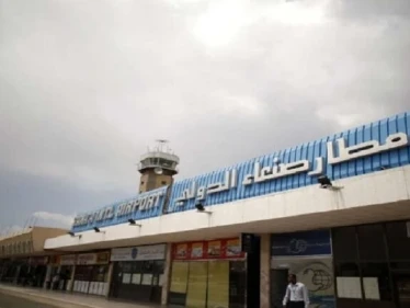 بالفيديو|| التحالف ينفذ ضربات جوية على أهداف داخل مطار صنعاء.. والحوثيون يوقفون استقبال طائرات المنظمات الإغاثية