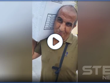 بالفيديو || حادثة وُصفت بـ"العنصرية".. لبناني يصوّر رجل سوري أثناء استلامه مساعدات في بيروت