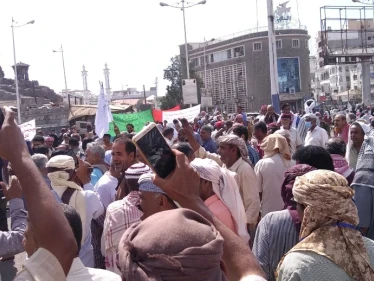 مظاهرة في عدن ضد الحكومة اليمنية بعد يوم من اقتحام قصر المعاشيق
