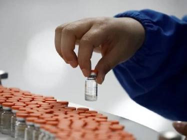 150 ألف جرعة من اللقاح المضاد لفيروس كورونا يصل مطار دمشق.. تعرف على الجهة المرسلة