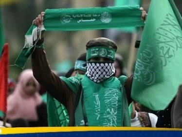 صحيفة تكشف عن محادثات "سرية" بين حماس وجهة داخلية وماذا فعل السنوار فور علمه بها