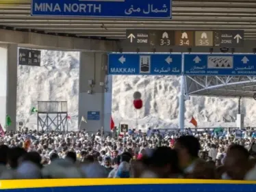 السعودية.. الحجاج يبدأون أول أيام التشريق برمي الجمرات في مِنَى: أحدث الأخبار