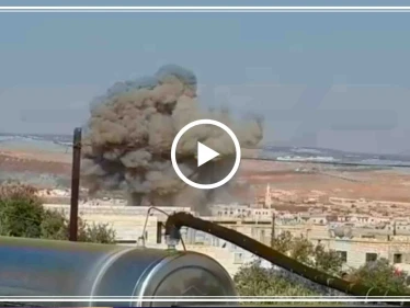 قتلى وجرحى بقصف جوي ومدفعي جنوبي إدلب.. وعبوة ناسفة تستهدف قيادي بالمعارضة شرقها (فيديو)