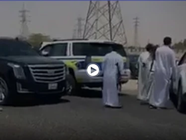 بالفيديو والصور|| حادثة المهبولة تهز الكويت بعد قيام سوري بإنهاء حياة والدته بدم بارد ثم حياة شرطي مرور