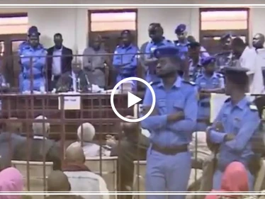 السودان: الحكم بالإعدام لـ31 متهمًا بقضية قتل الناشط "المعلم" تحت التعذيب (فيديو)